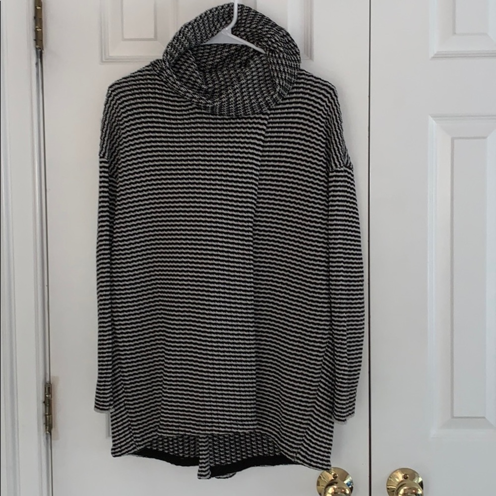Black and whit stripped turtle neck